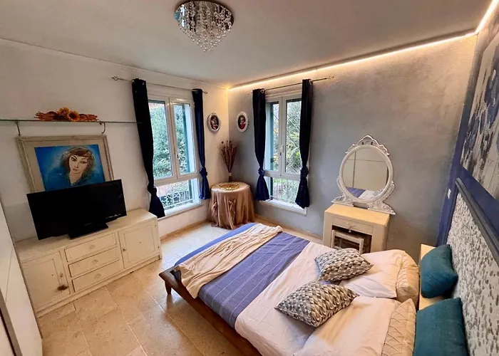 Homestay With Private Bathroom And Terrace In